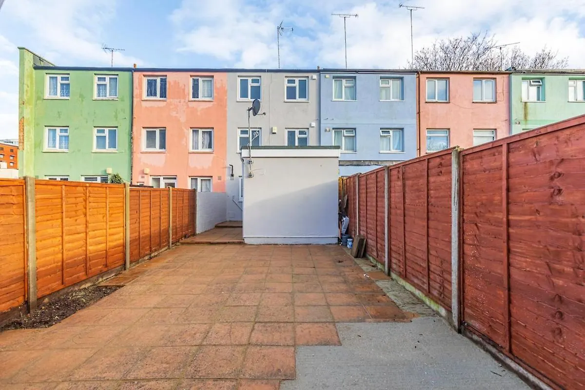 Modern 4 Bed & 4 En-Suite City Centre With Parking Southampton