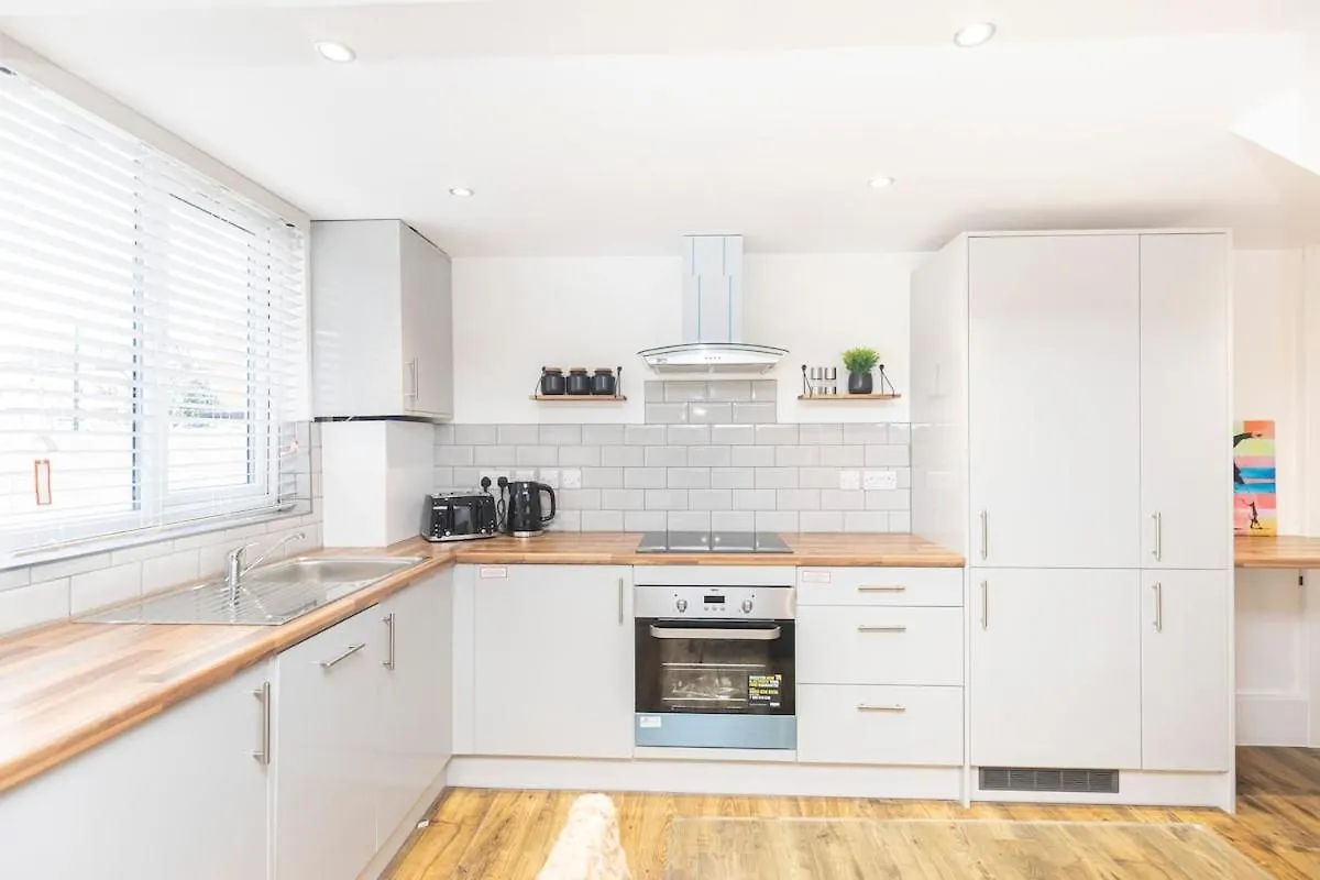 Holiday home Modern 4 Bed & 4 En-Suite City Centre With Parking Southampton